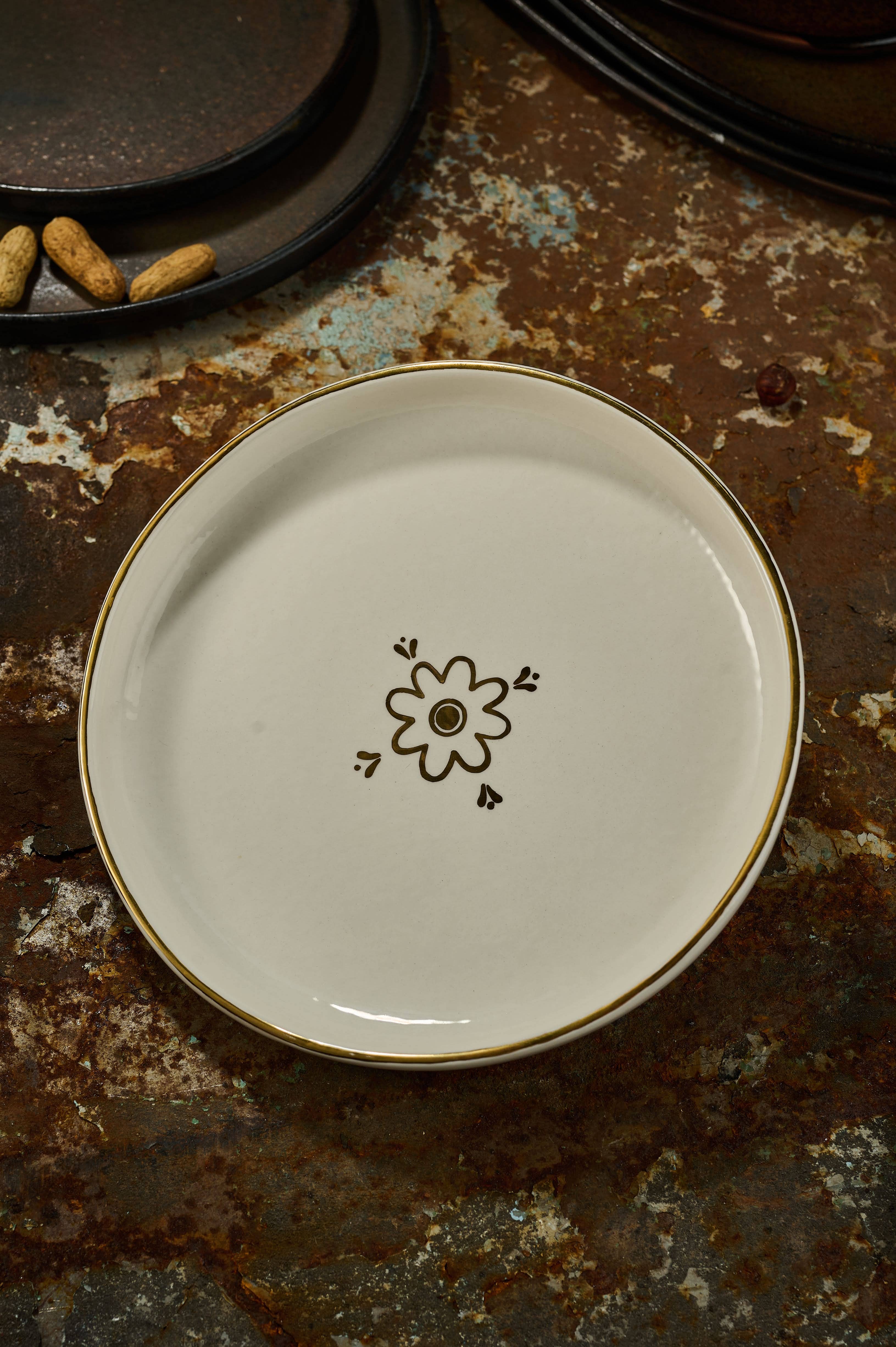 Creating Comfort Lab – wholesale Dinner plate – Handmade Porcelain Dinner Plates with Gold Rim. Off-White2