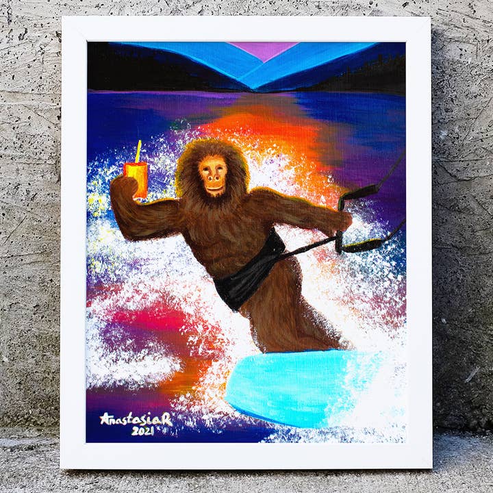 Impression artistique de Bigfoot Yeti surfeur pour la vente par MeerCatArt