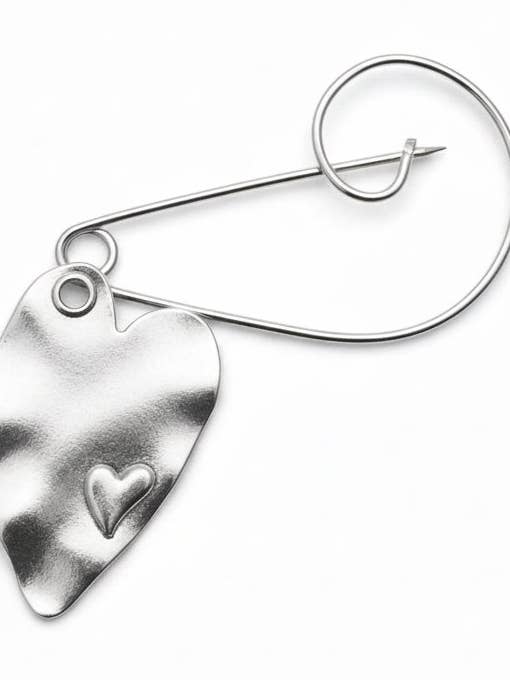 Broche Tourbillon Cœur Élégant pour la vente par Gist Jewellery