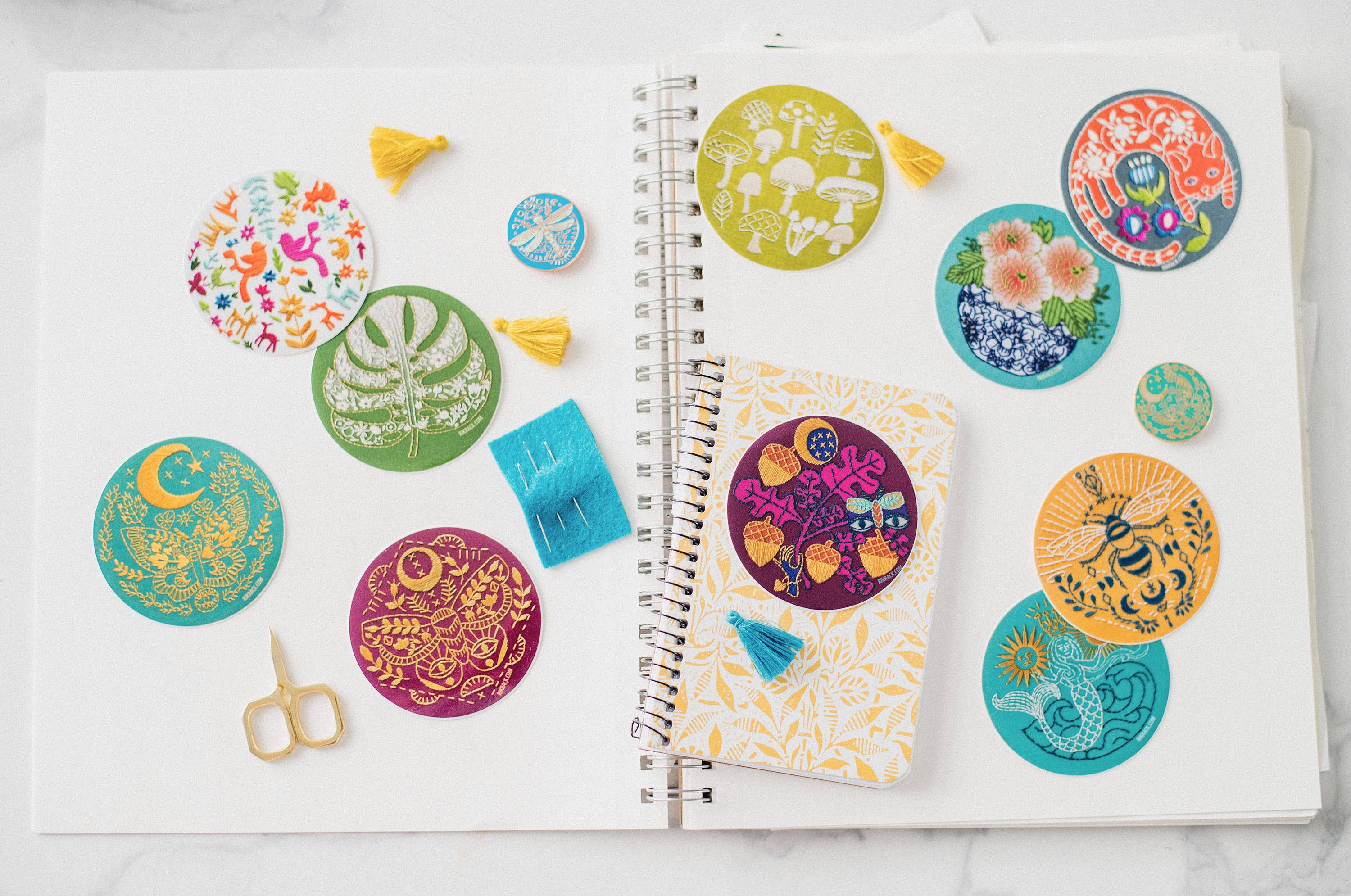 Rikrack – Engroshandel Klistermærke – Lunar Moth 3 „vinyl cirkel klistermærke3