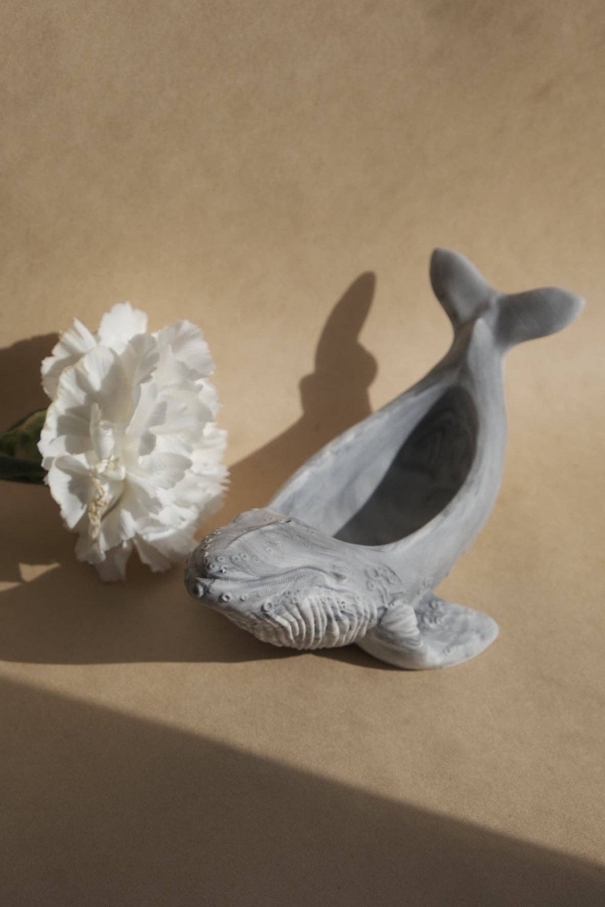 ECLAT DE L'AUBE – wholesale Jewellery dish – Jesmonite catchall - The whale0