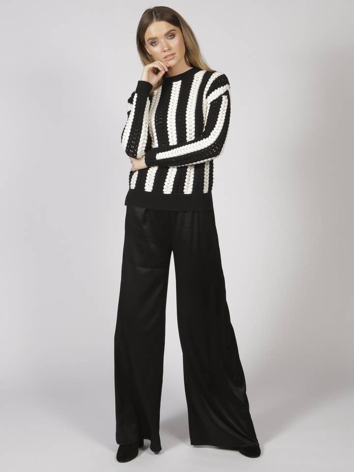 Pull en maille torsadée monochrome Malmo pour la vente par Adeela Salehjee