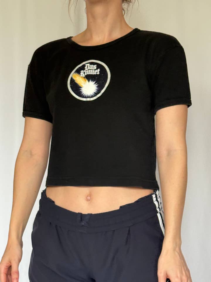 Das Komet Crop Tee| Années 80 pour la vente par Elizabeth bay