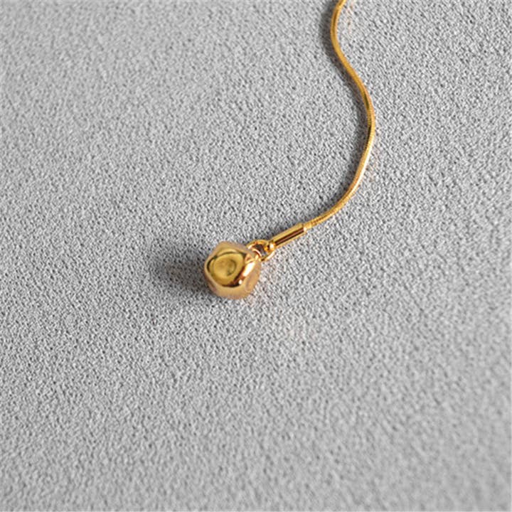 Revelari - Wholesale Pendant/Charm Necklace - Elegant Pearl and Gold Necklace with Pendant3