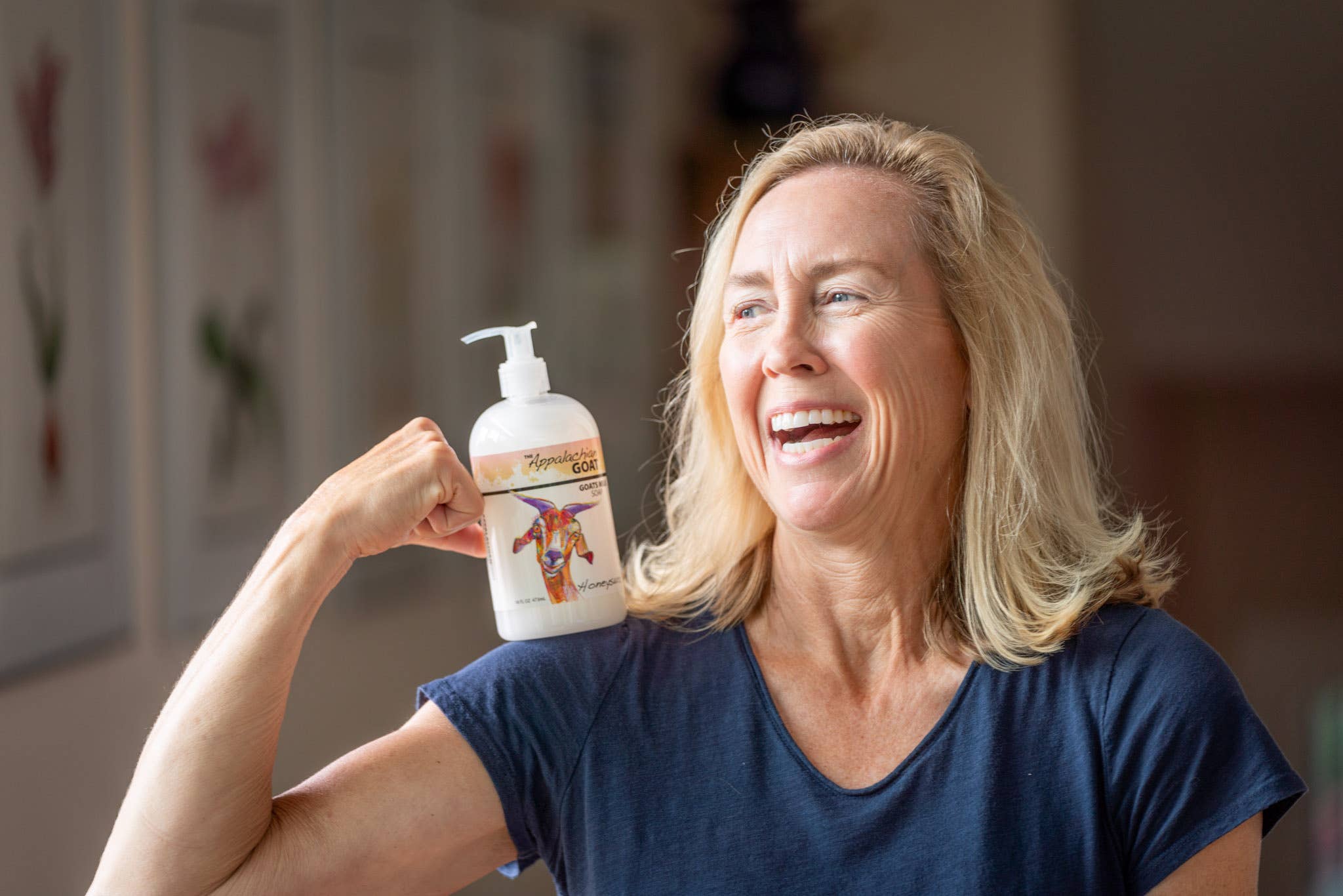 The Appalachian Goat - Wholesale Hand Soap/Wash - 16oz Liquid Soap - Honeysuckle Goats Milk 2