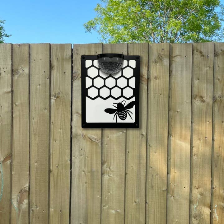 Florys Online – wholesale Outdoor ornament/decor – Bee hive Solar Light Wall Plaque7