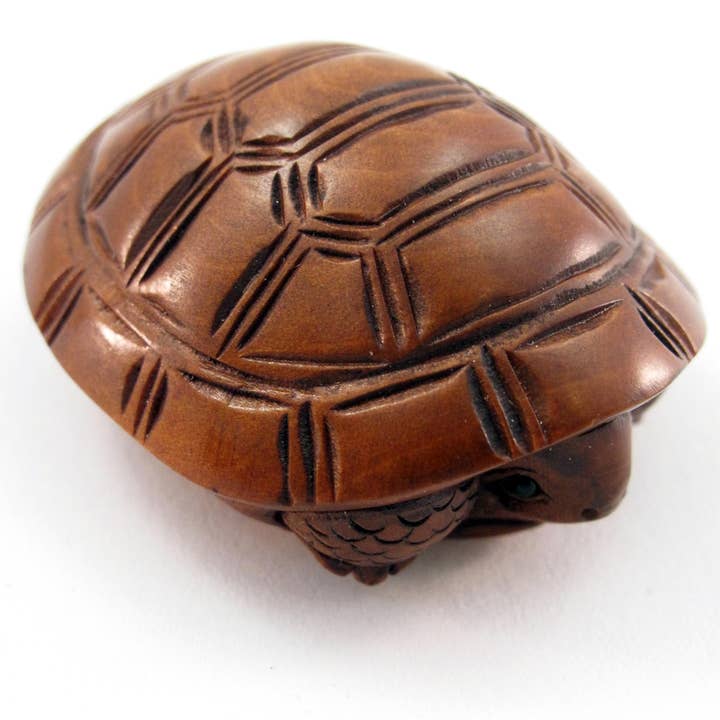 Tika - Wholesale Decorative Figurine - Boxwood Netsuke - Hiding Turtle