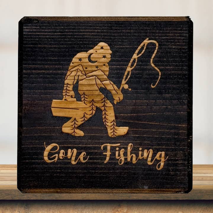 Gone Fishing Bigfoot Blok voor wholesale door Cardinal Souvenirs