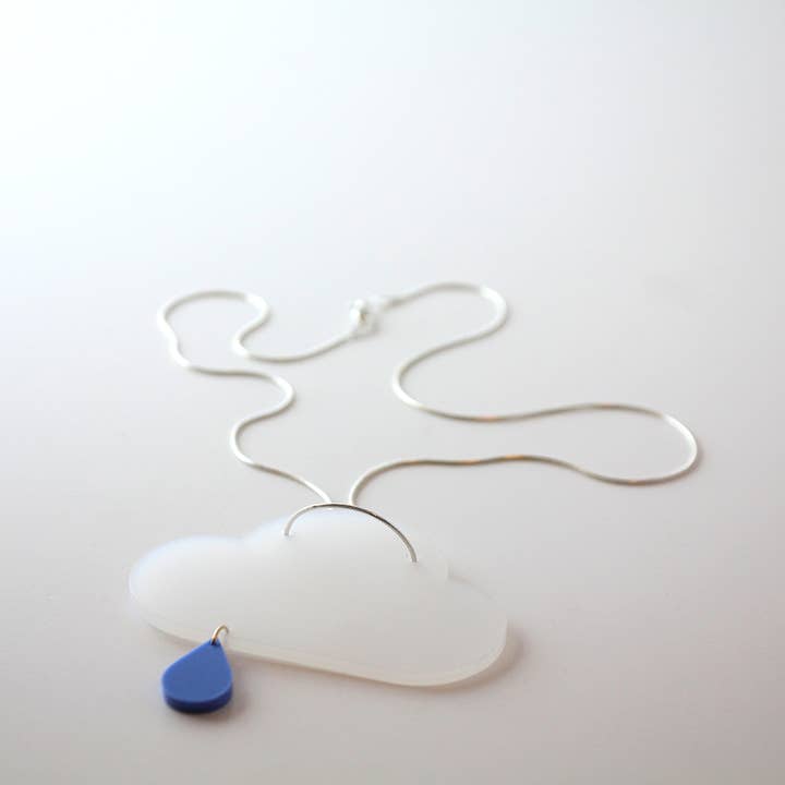 Pendentif Whatever the Weather - White Rain pour la vente par Alice Jacobs Designs