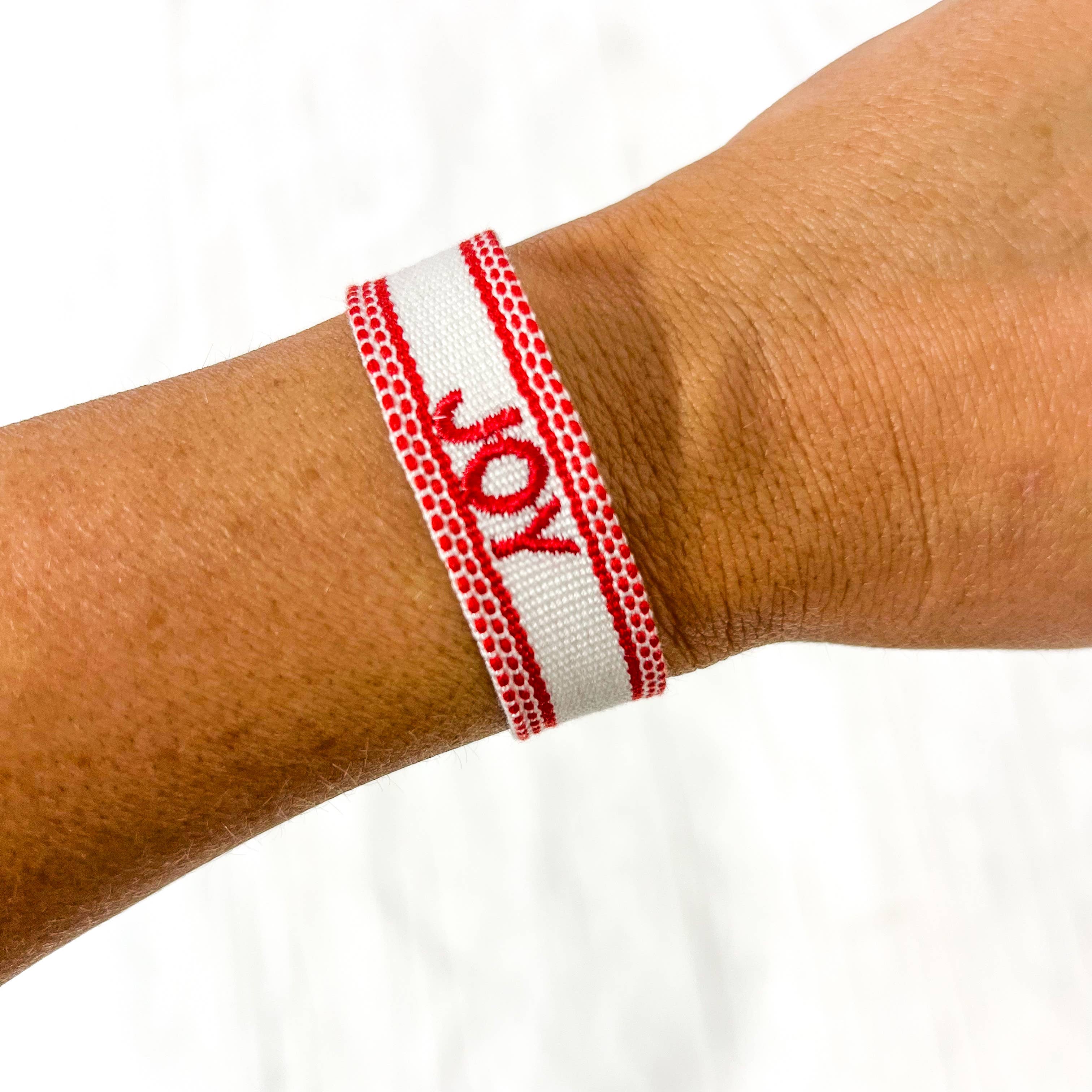 Savvy Bling – wholesale Vävt/flätat armband – Joy Christmas Buffalo Pläd Broderat Armband1