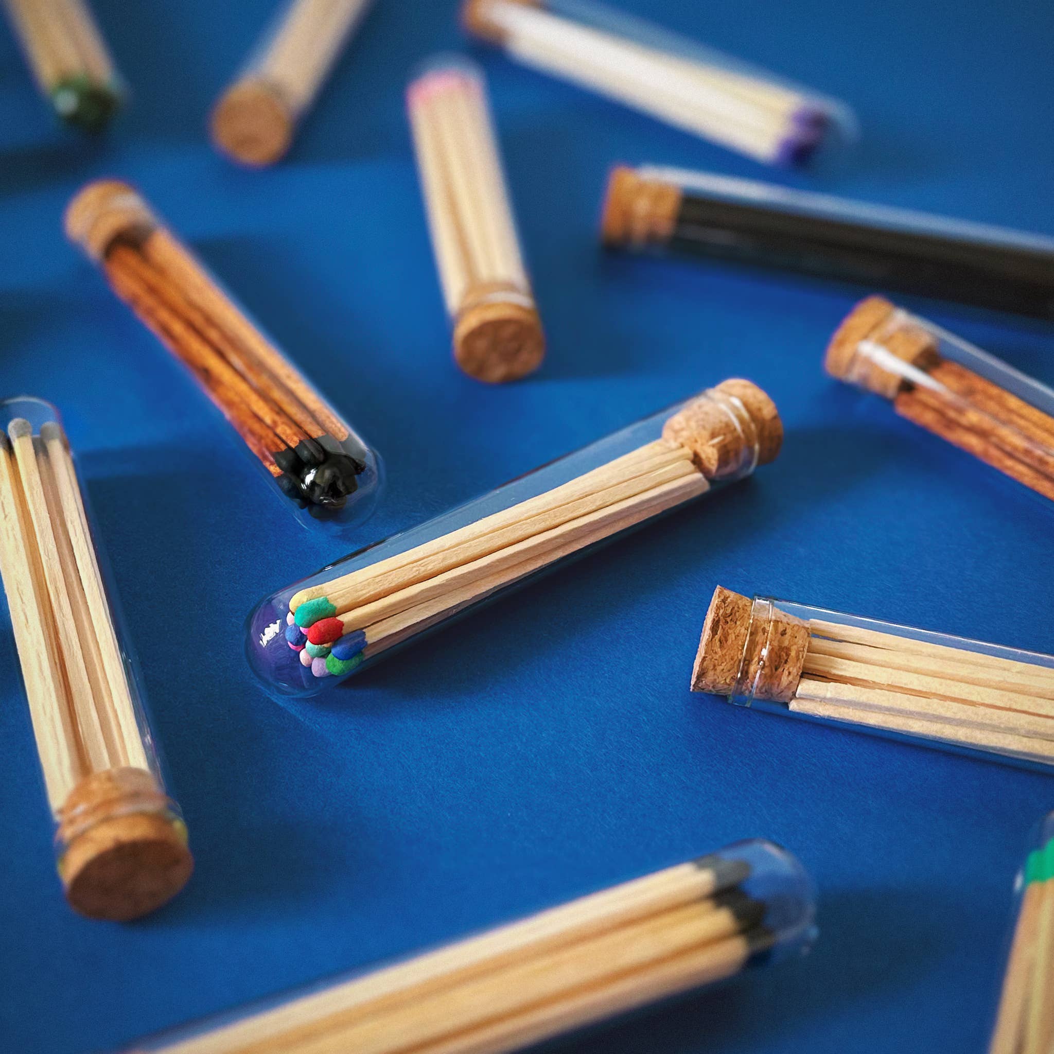 Thankful Greetings - Vente Allumettes - Allumettes de sécurité 10 cm + mini cloche en verre - Couleurs au choix + Grattoirs28