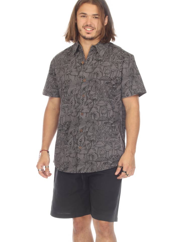 Camicia abbottonata a forma di fungo per la vendita all'ingrosso da parte di Lakhays Collection Inc.