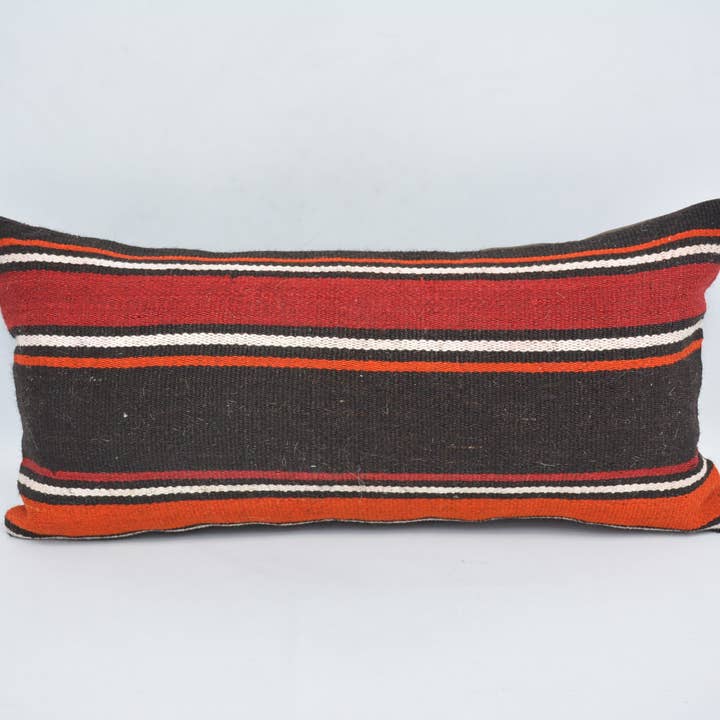 Housses de coussin d'art rayées tissées à la main Kilim 12x24 pour la vente par Kilim Pillow Decors
