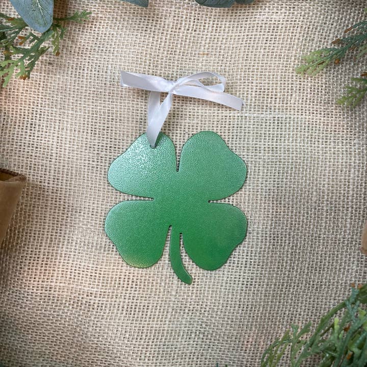 Ornement en métal Trèfle à quatre feuilles pour la vente par Lakeshore Impressions