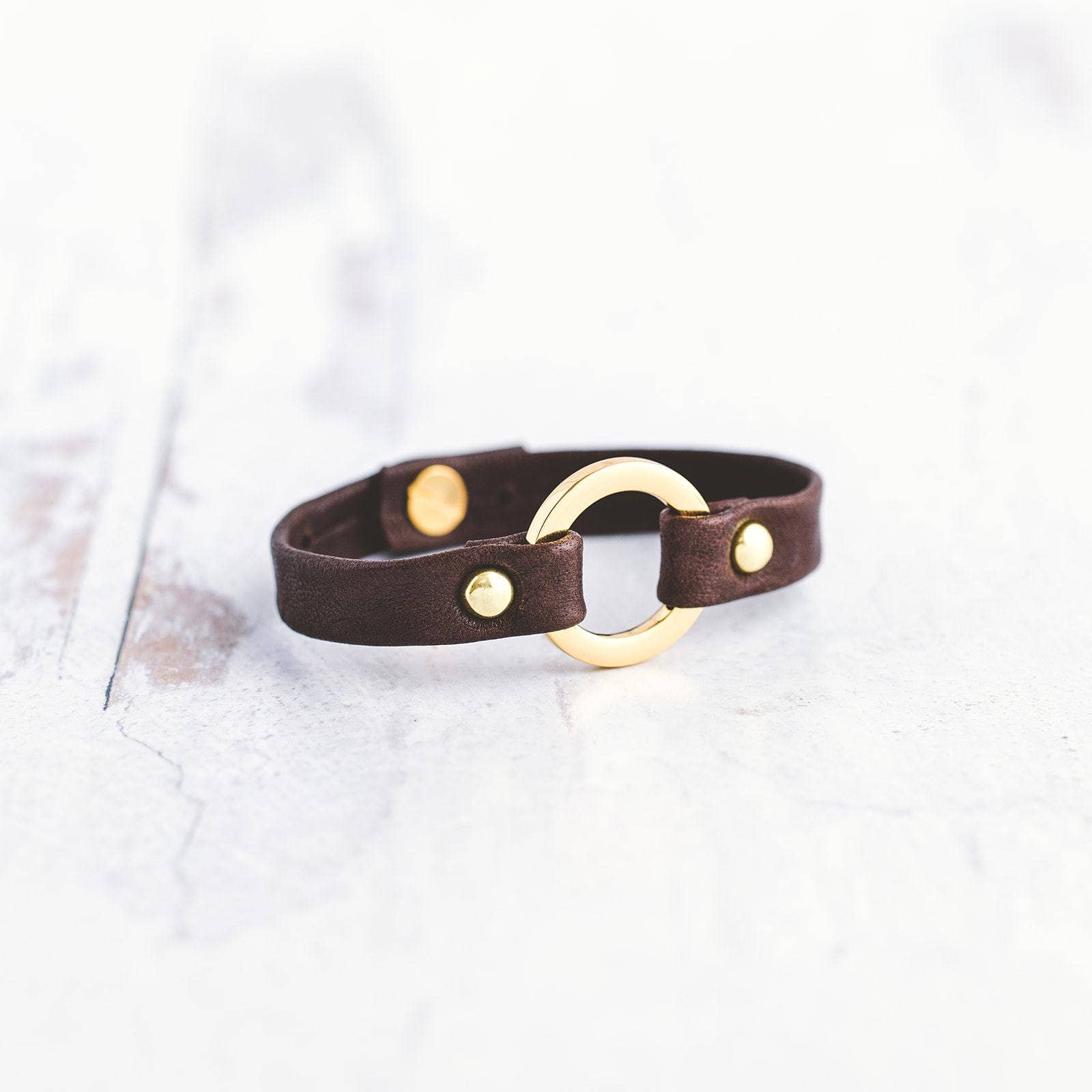 Giving Bracelets - Vente Bracelet jonc - Bracelet en cuir One Love - Doré3