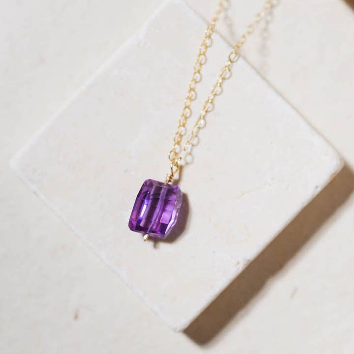 Collier Saphir Rose Taille Fantaisie | Plaqué Or 14k | LoveGem Studio pour la vente par LoveGem Studio LLC