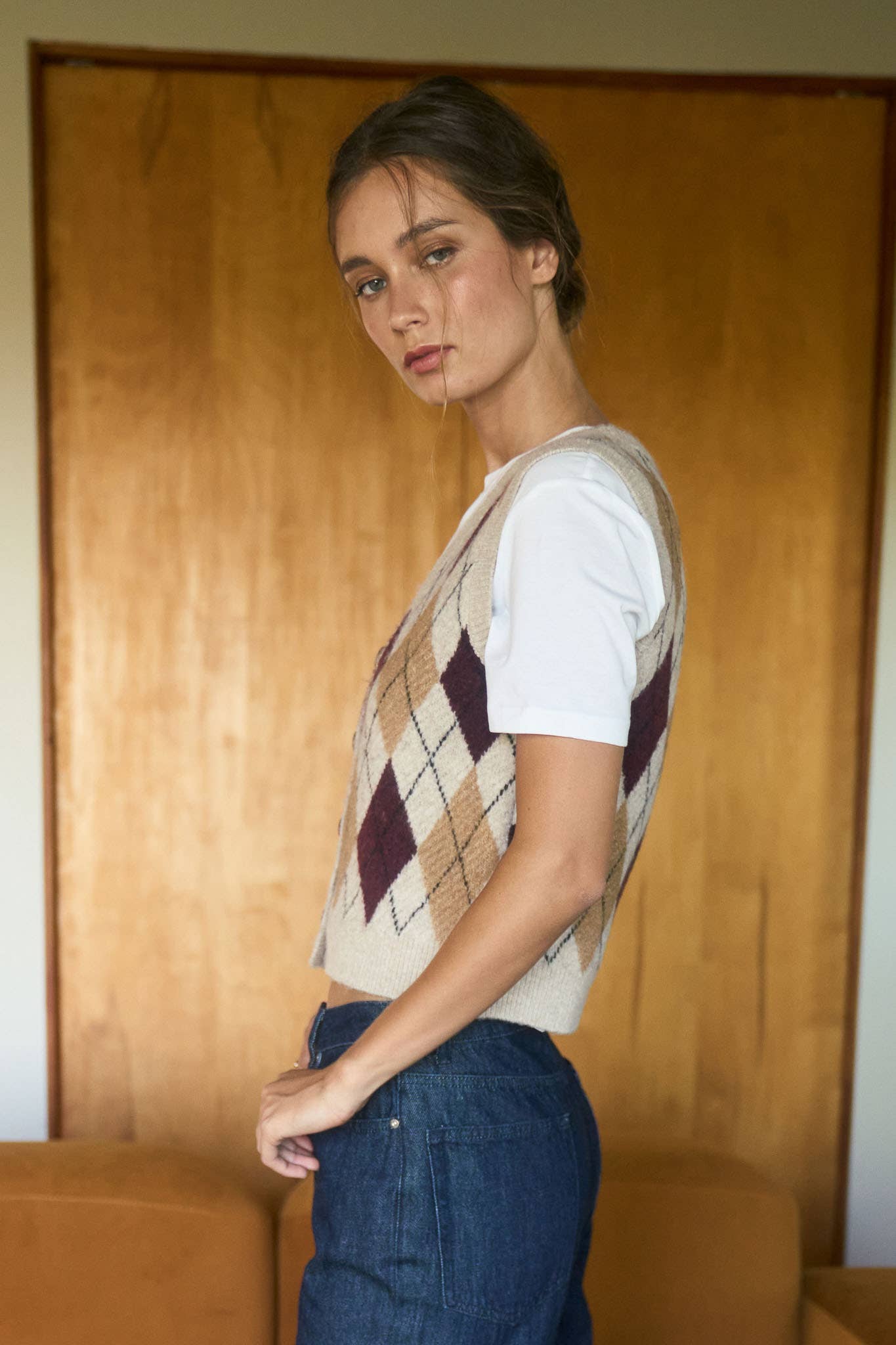 The Workshop Studio - Wholesale Outerwear Vest - Women's - ARGYLE PATTERN BUTTON DOWN KNIT CARDIGAN VEST10