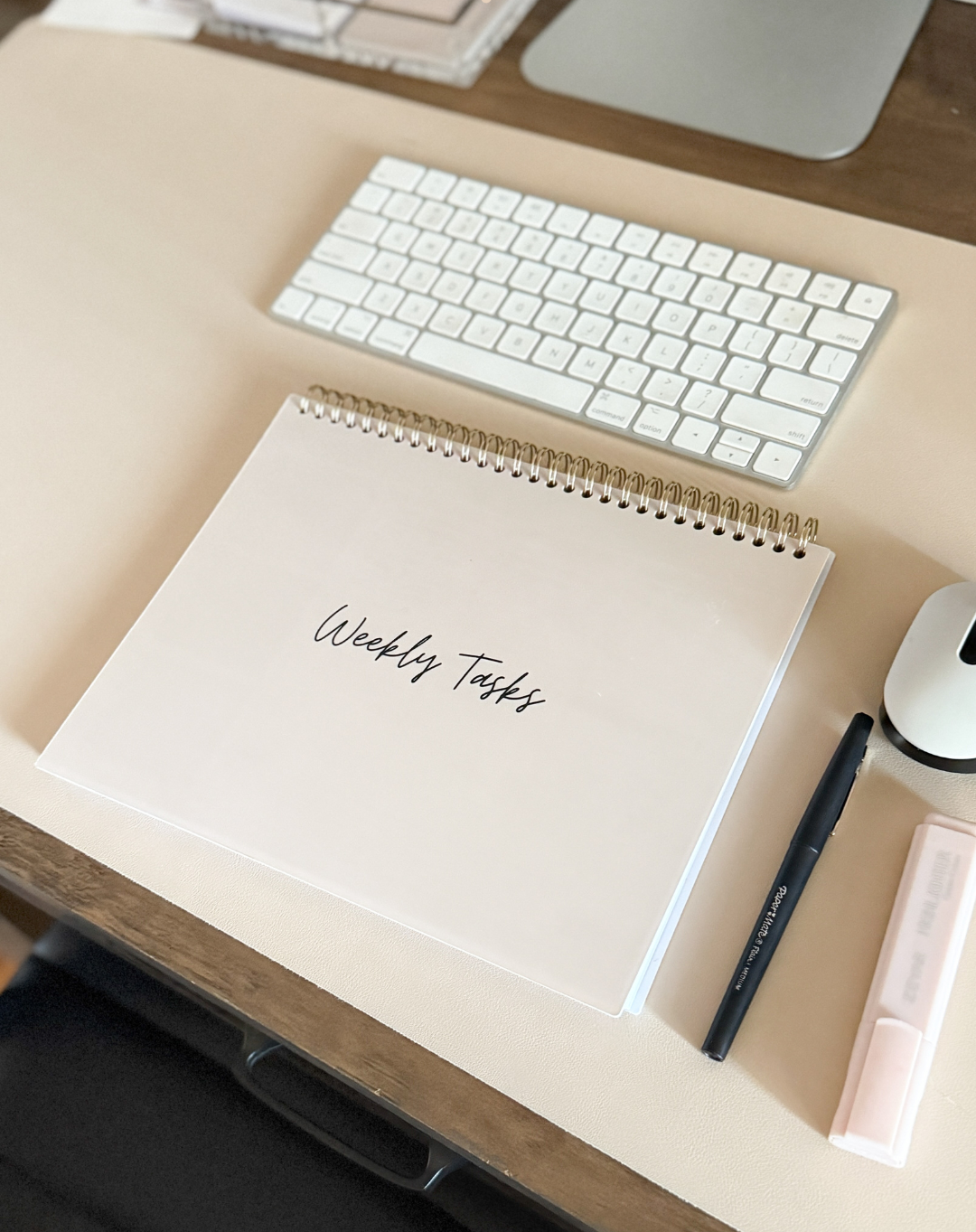 Christina Loves Planning - Wholesale Planner - Weekly Task Book0