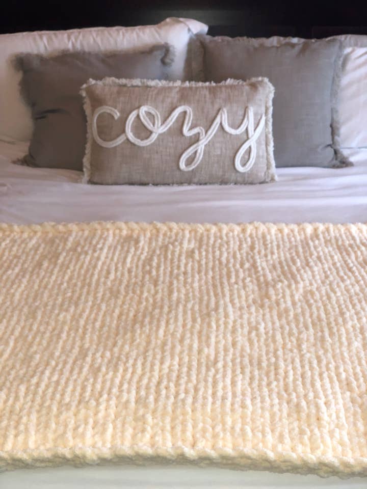 Vanilla Cream Cozy Throw for wholesale by Best Cozy Throws