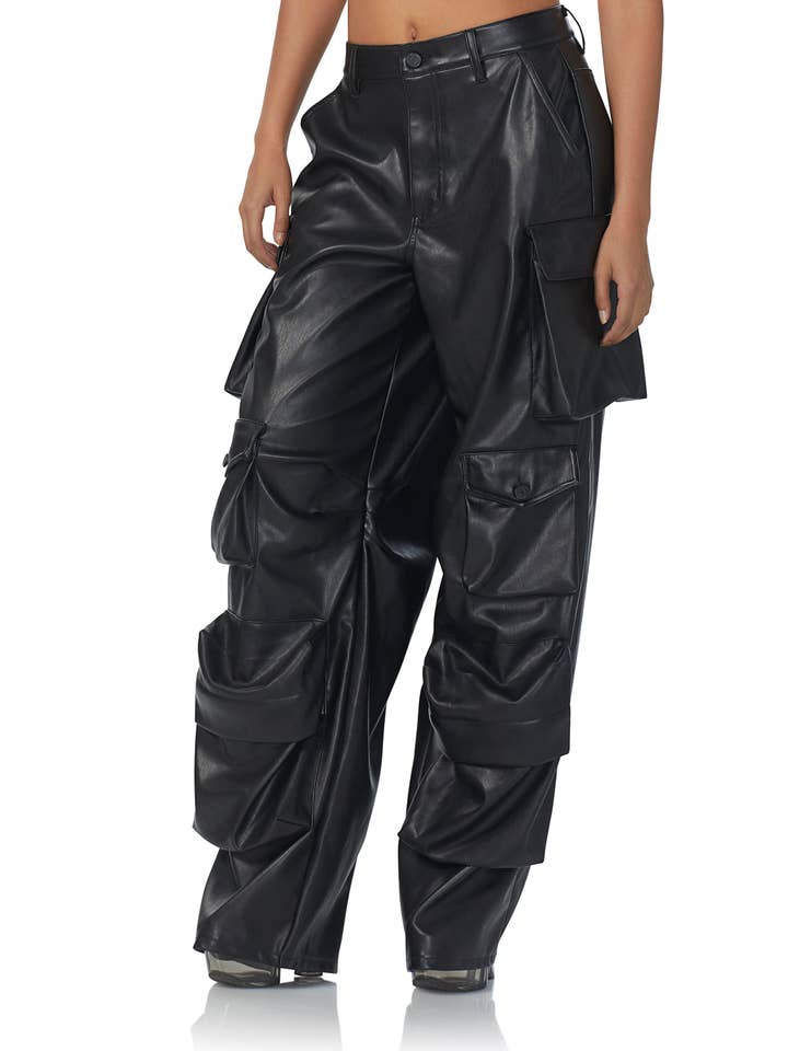 Parker Baggy Cargo Pant - Noir for wholesale on Faire