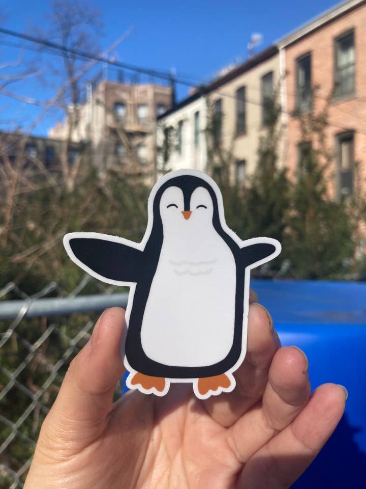 Autocollant en vinyle mignon pingouin pour la vente par Jenn L Design