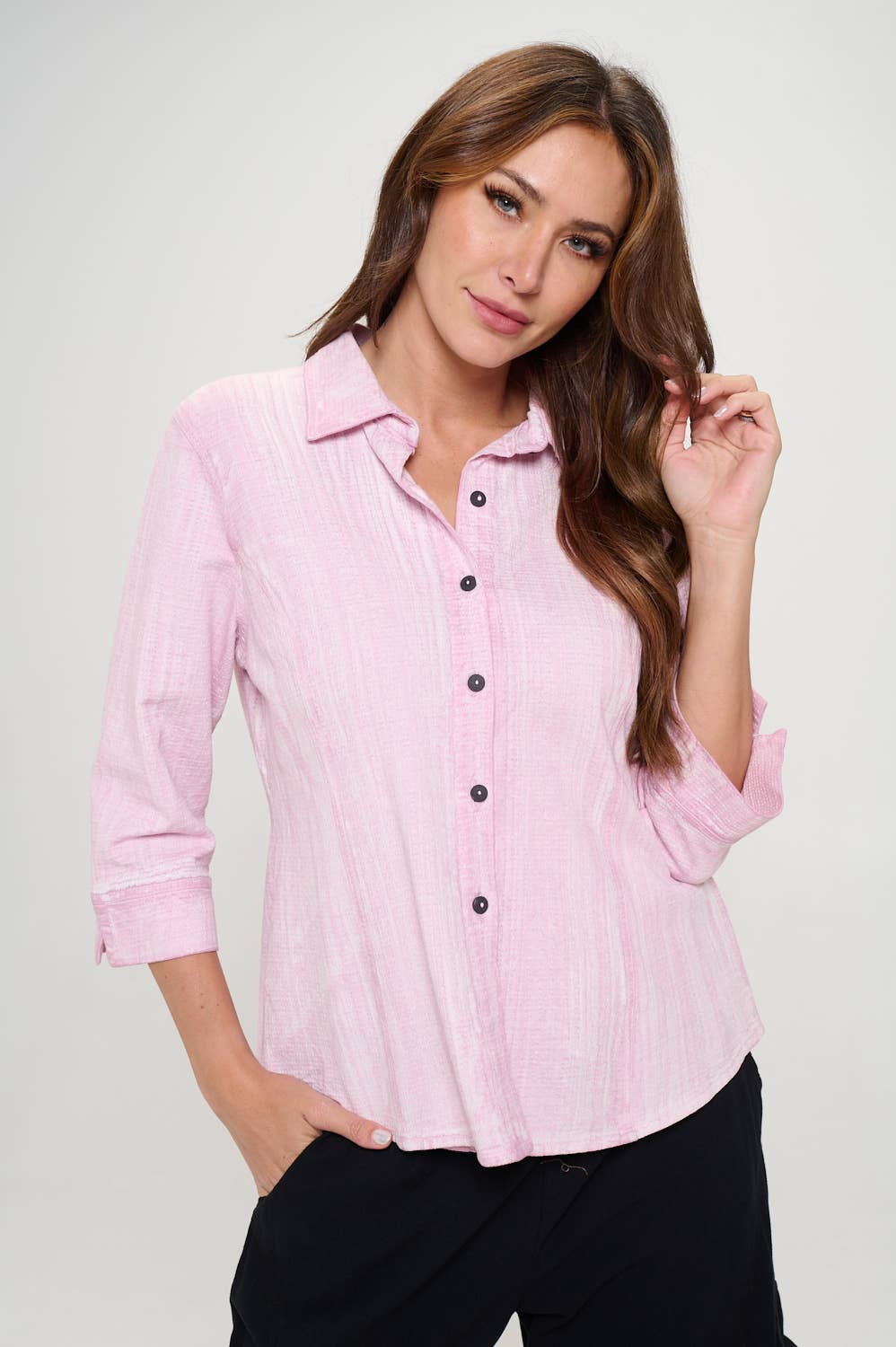 Focus Fashion – wholesale Buttoned-down shirt – Women's – Women's 3/4 Sleeve Stretch Button Down Shirt - JT1012