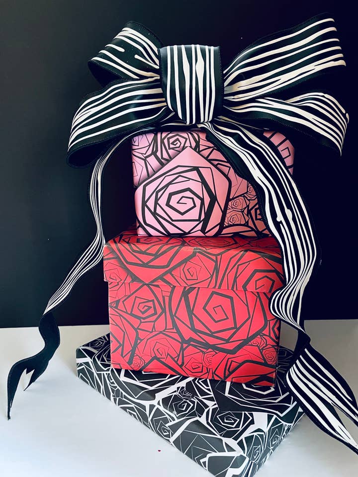 Papier cadeau rose pour la vente par Skelly Paper Co.