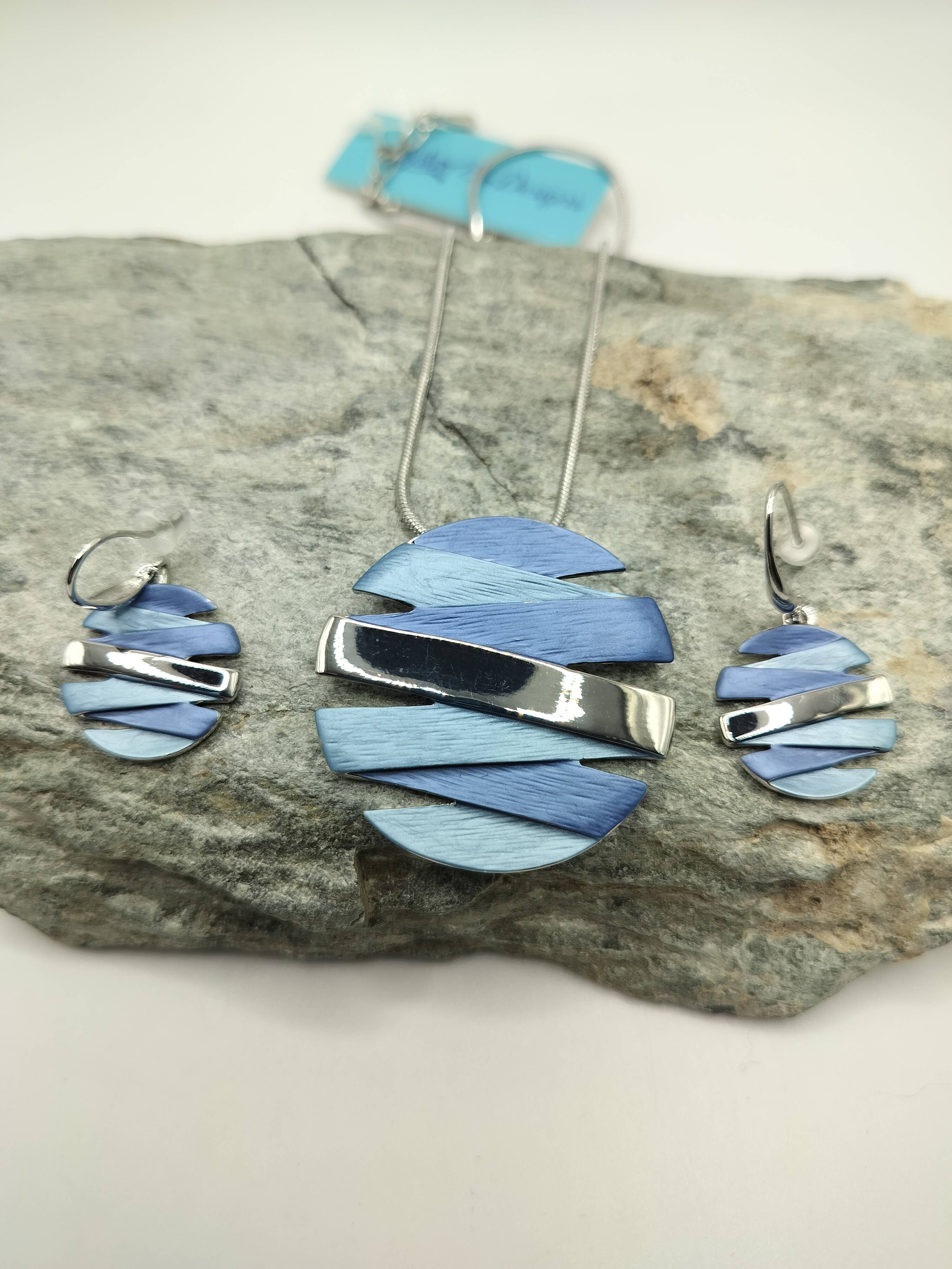 Captiva Blu Jewelry – wholesale Hängande örhängen – Ljus- och mörkblå örhängen 396451