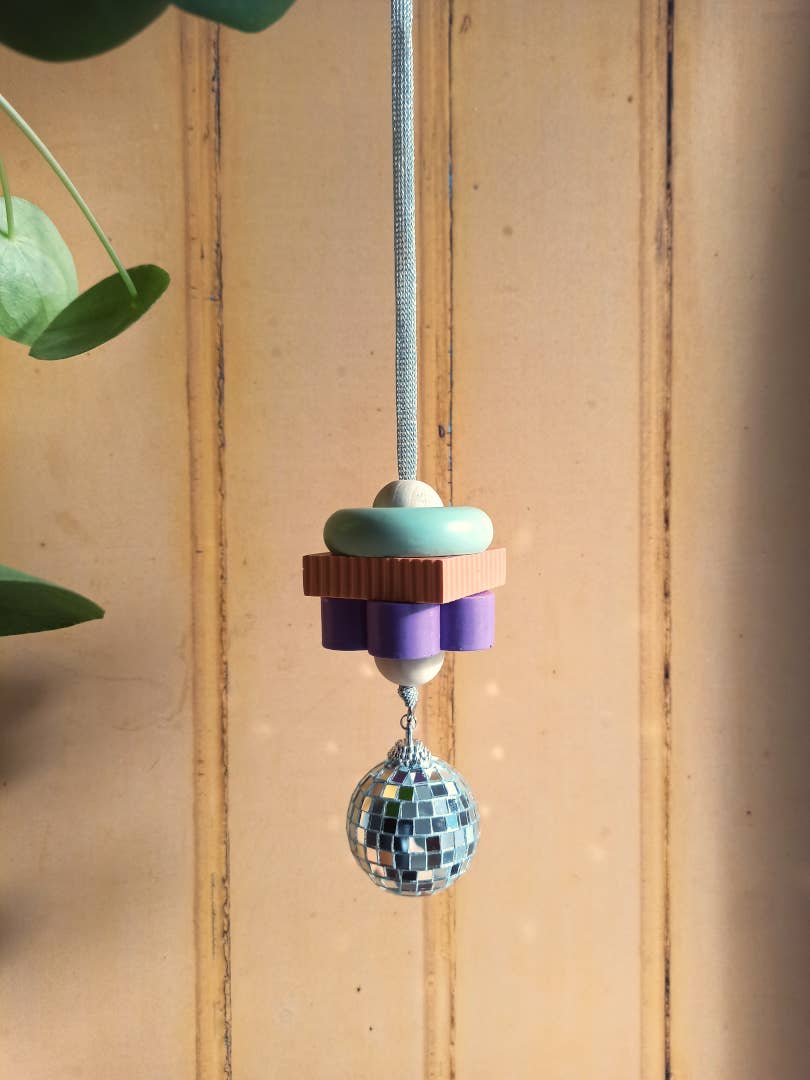 Hey Denise – Engroshandel Solfanger – Firkantet solfanger i Jesmonite – håndlavet farverig dekoration3