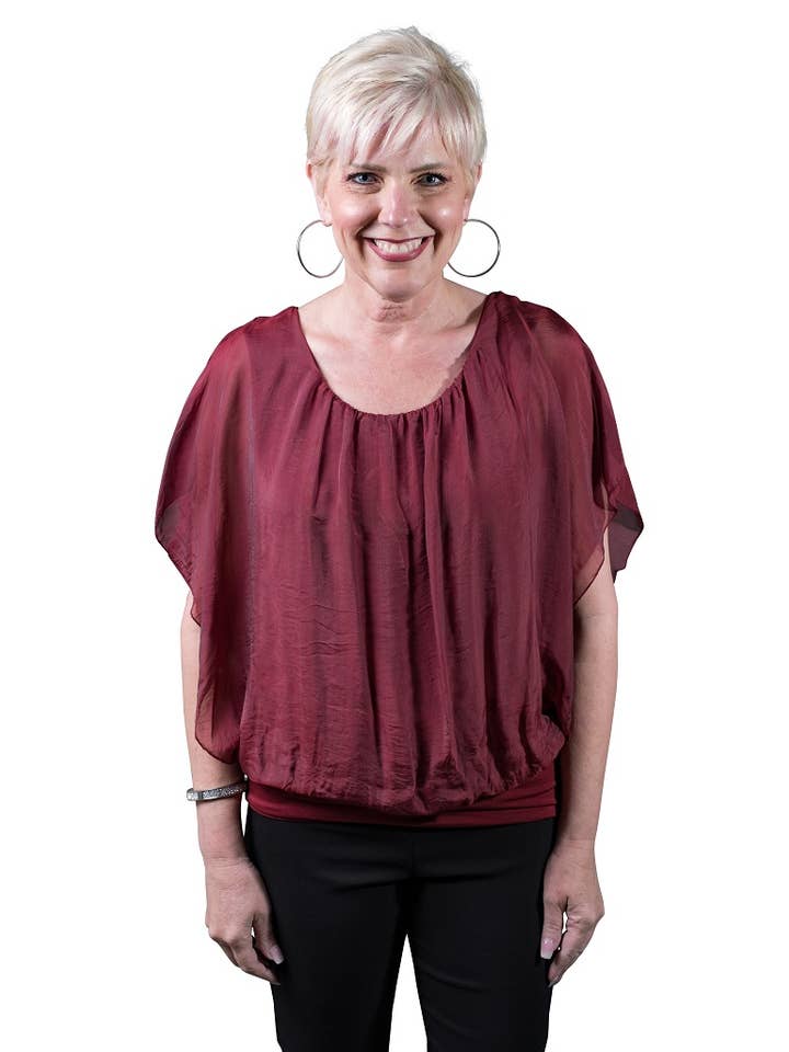 TINA Stephens Italy/Tees By Tina – Engroshandel Bluse - Dame – Aurora Flutter Fly Sleeve Silke Top m/Band Bund (BSS202)3