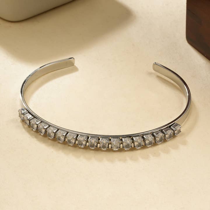 Bracciale Polsino Argentato Incastonato di Strass per la vendita all'ingrosso da parte di joya