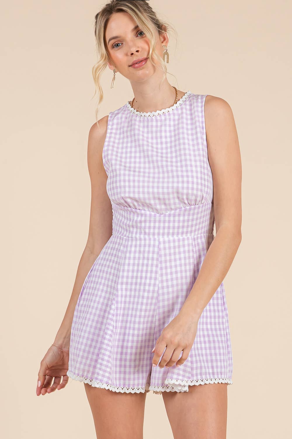 BABY PINK – Großhandel Romper – Damen – Gingham-bedruckter Strampler mit Spitzenbesatz.16