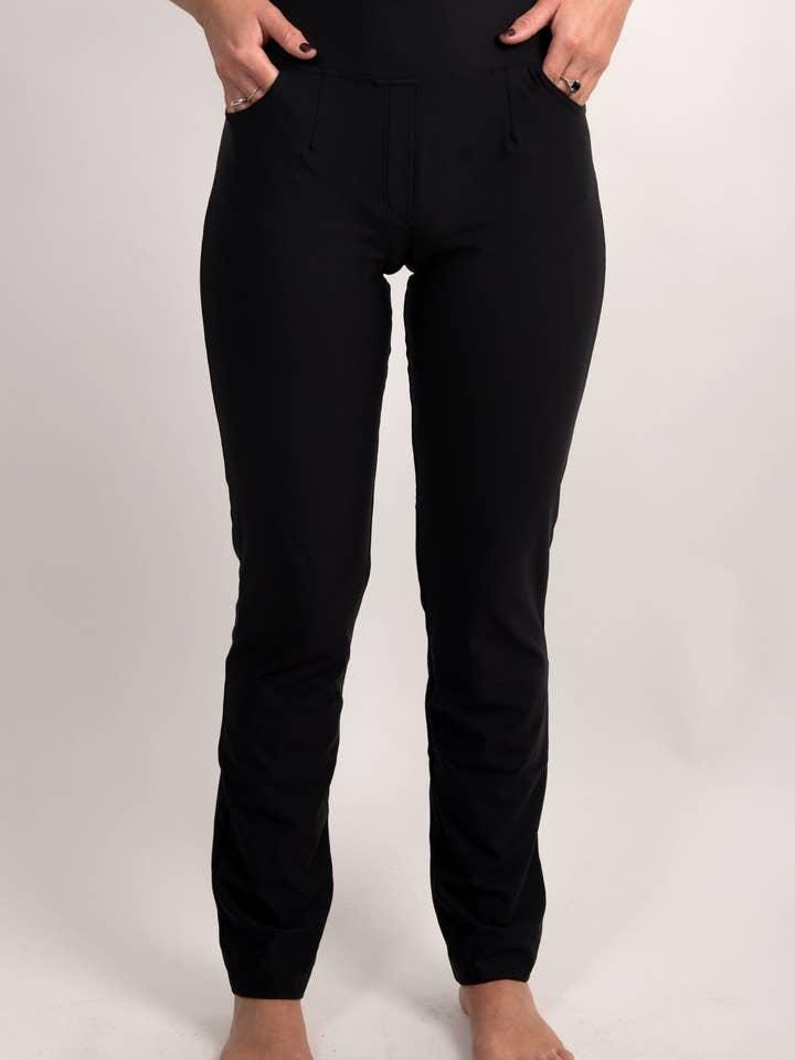 MASSIERENDE HOSE MIT TASCHEN SCHLANKE LINIE ART.P/197 für den Großhandel von DESY (MAGIC DRY)