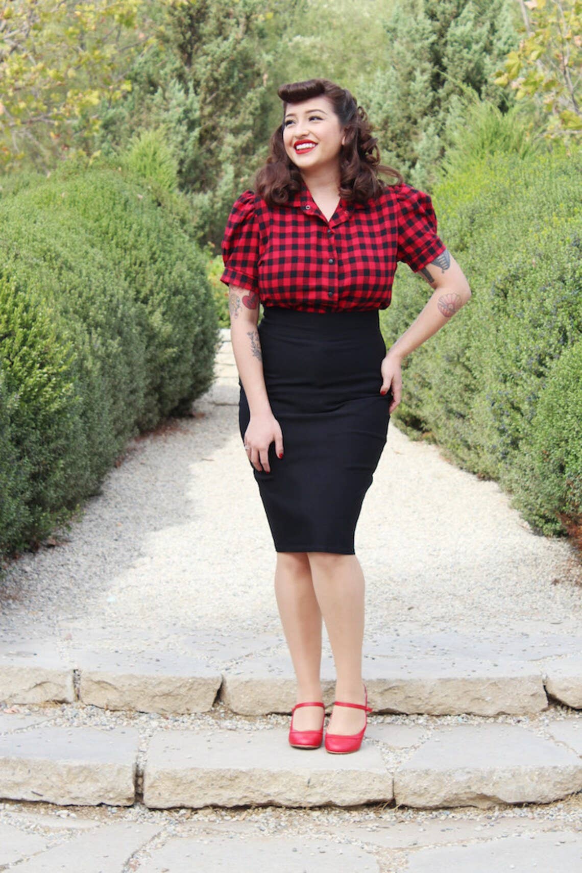 Hemet - Wholesale Skirt - Women's - Pin Up Black Pencil Skirt1