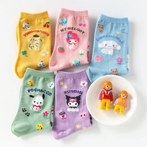 K-Wonderland - Wholesale Socks - Women's - NEW Sanrio Friends with Mascots Crew Socks5