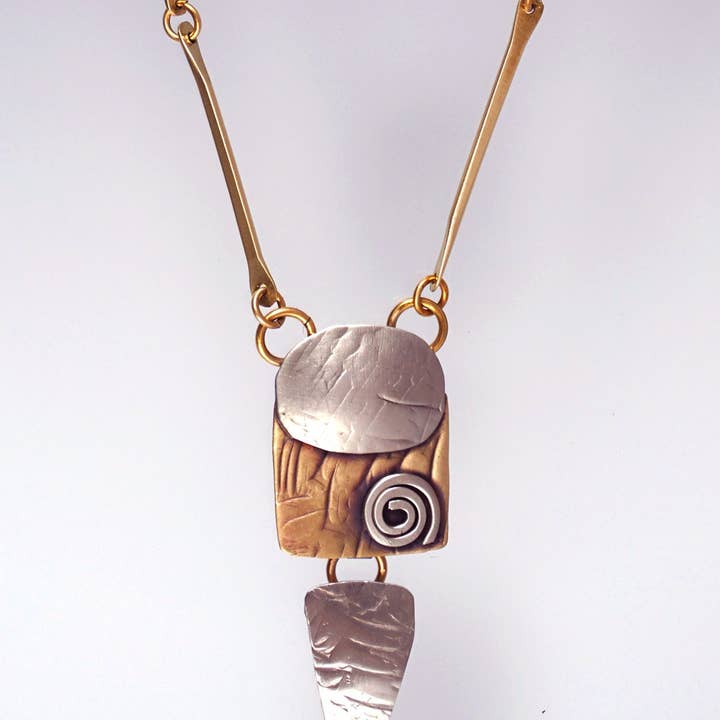 Halskette Ancient Musings aus Sterlingsilber und Messing für den Großhandel von Whitney Designs Ltd.