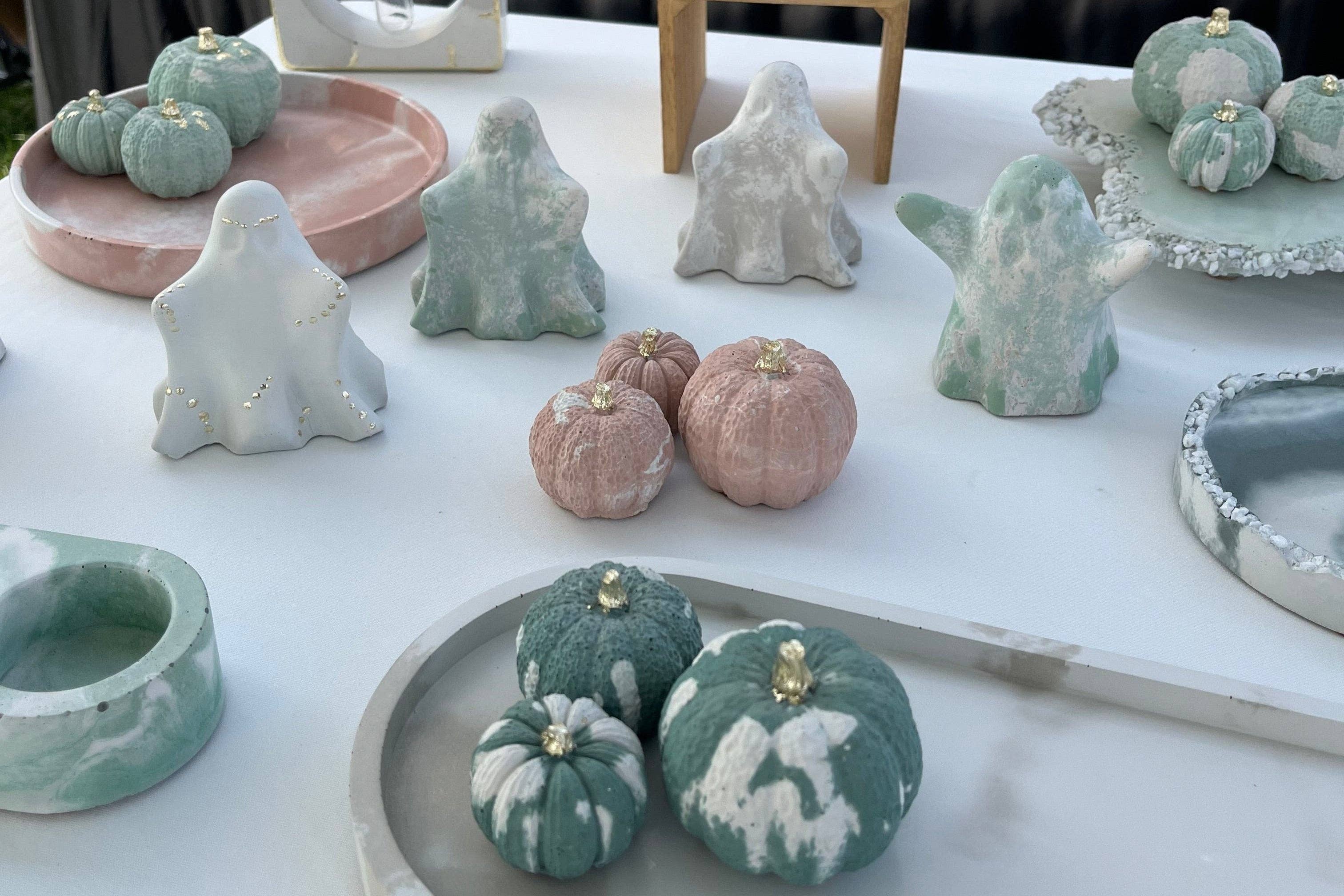 Love Nene - Wholesale Decorative Tabletop Object - Set of Small Halloween & Fall Pumpkins18