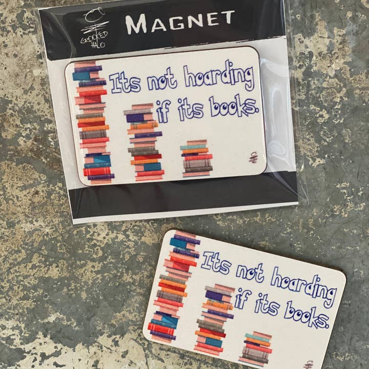 Imán con texto en inglés Not Hoarding Books para venta al por mayor de Crooked Halo
