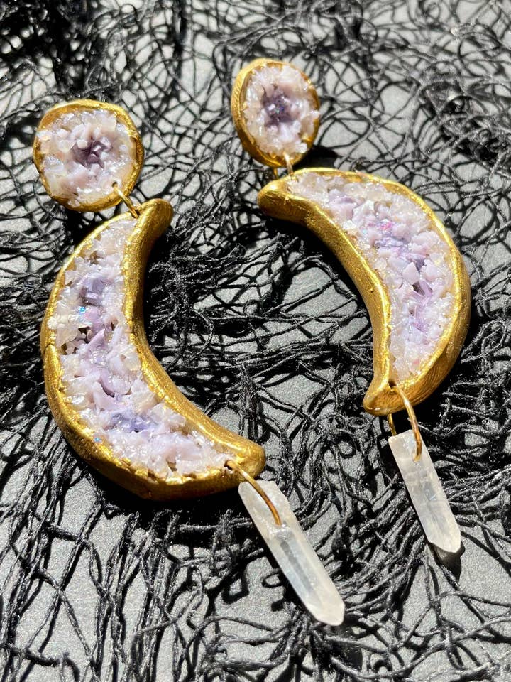 Aretes con forma de luna de geoda druzy para venta al por mayor de She makes clay