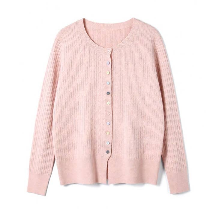 Cardigan en maille fine torsadée avec multi-boutons en rose pour la vente par Last True Angel