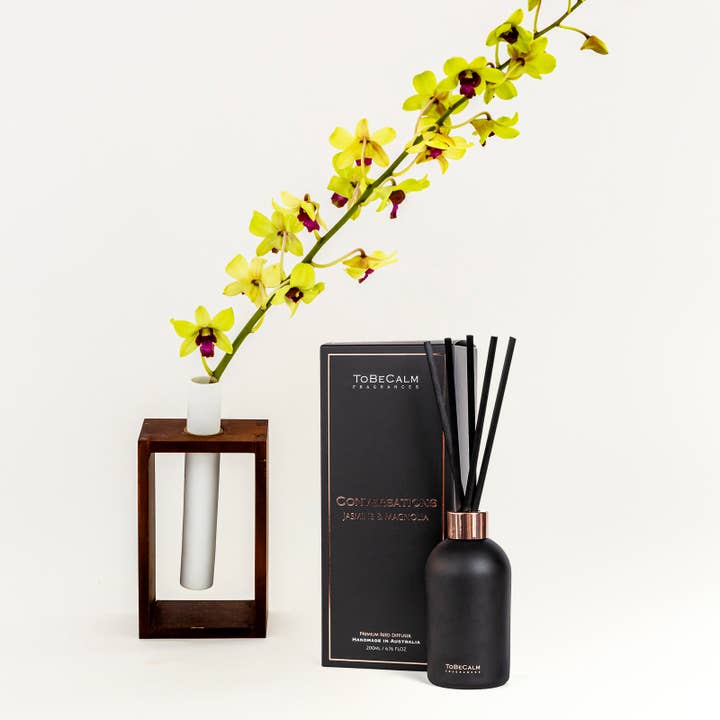 Samtale - Jasmine & Magnolia - Reed Diffuser for engroshandel hos To Be Calm