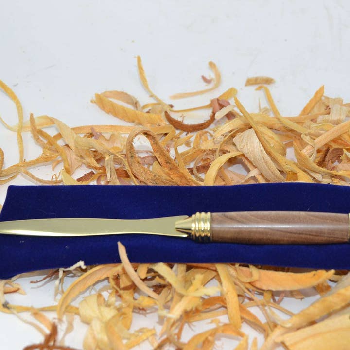 Abridor de cartas em madeira de nogueira feito à mão, único, personalizável por atacado de Huizbirn