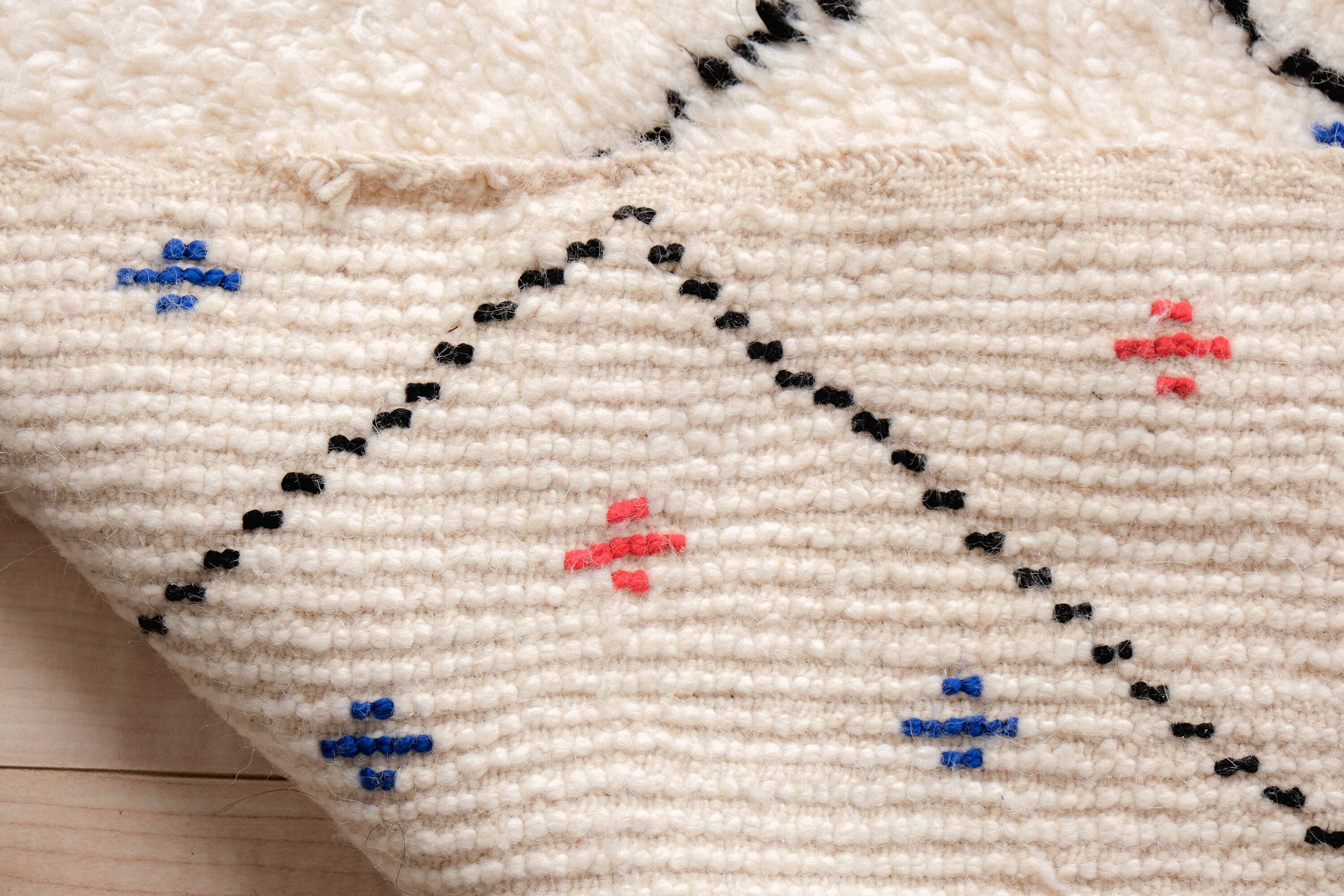 Moroccan Woven Treasures – wholesale Matta – Marockansk vit Shag-matta, Handvävd färgglad matta, Area Rug9