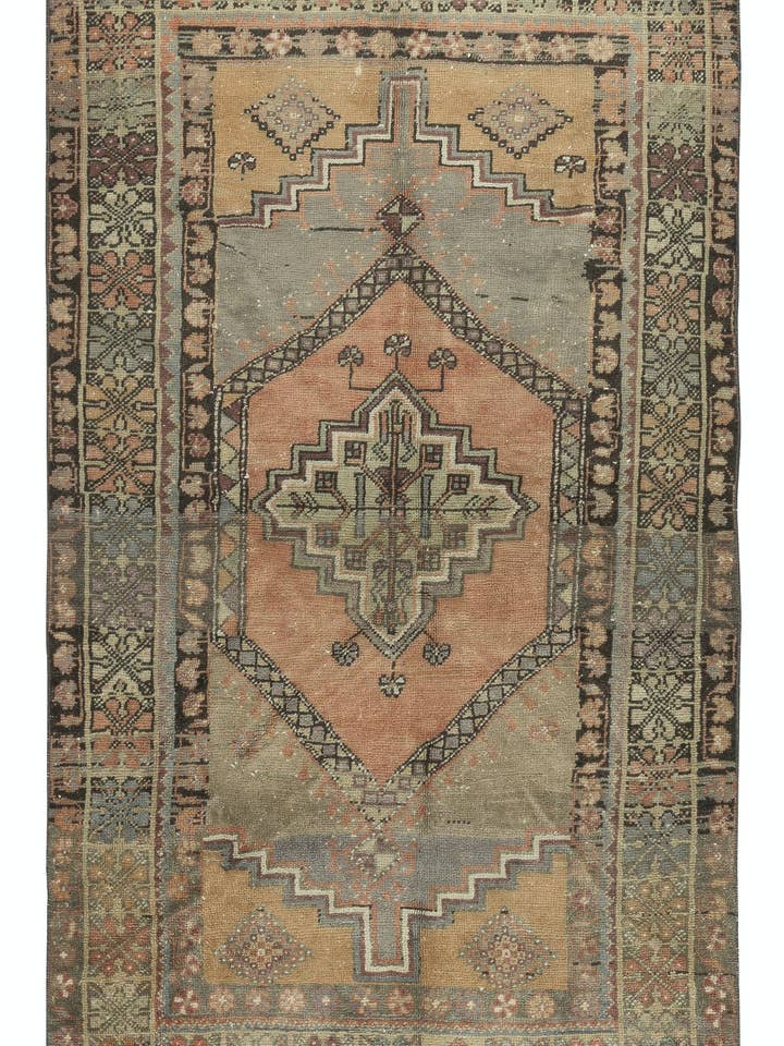 Alfombra Oriental Turca Tradicional Vintage Hecha a Mano de 3.8x6.5 Pies para venta al por mayor de Rug Specialist LLC.