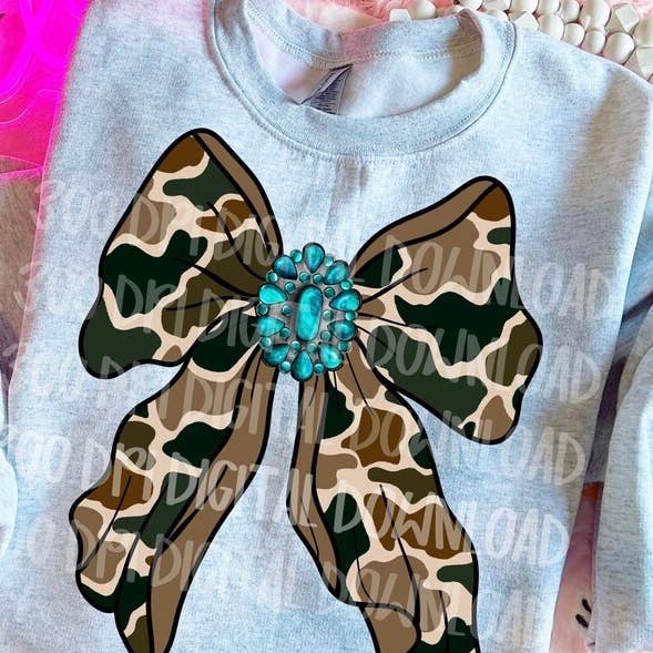 Chemise à manches courtes avec nœud turquoise Coquette Camo pour la vente par Blazing Oaks Clothing Company