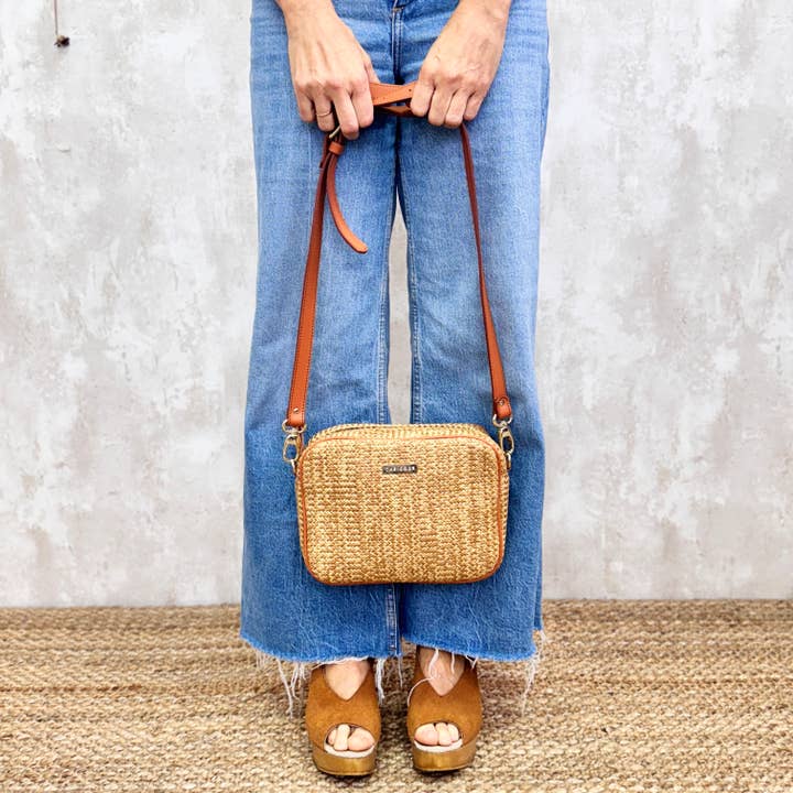 Carlota raffia and leather shoulder bag for wholesale by THE CODE