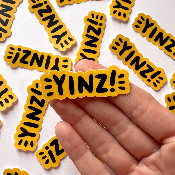 Adesivo Mini Yinz (Giallo) per la vendita all'ingrosso da parte di Shop Emily M