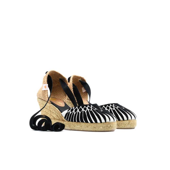🐚 Alpargatas de cuñas Monaco Atenea 🐚 and other Purchase Wholesale alpargatas bodas. Free Returns & Net 60 Terms on Faire trending on Faire.