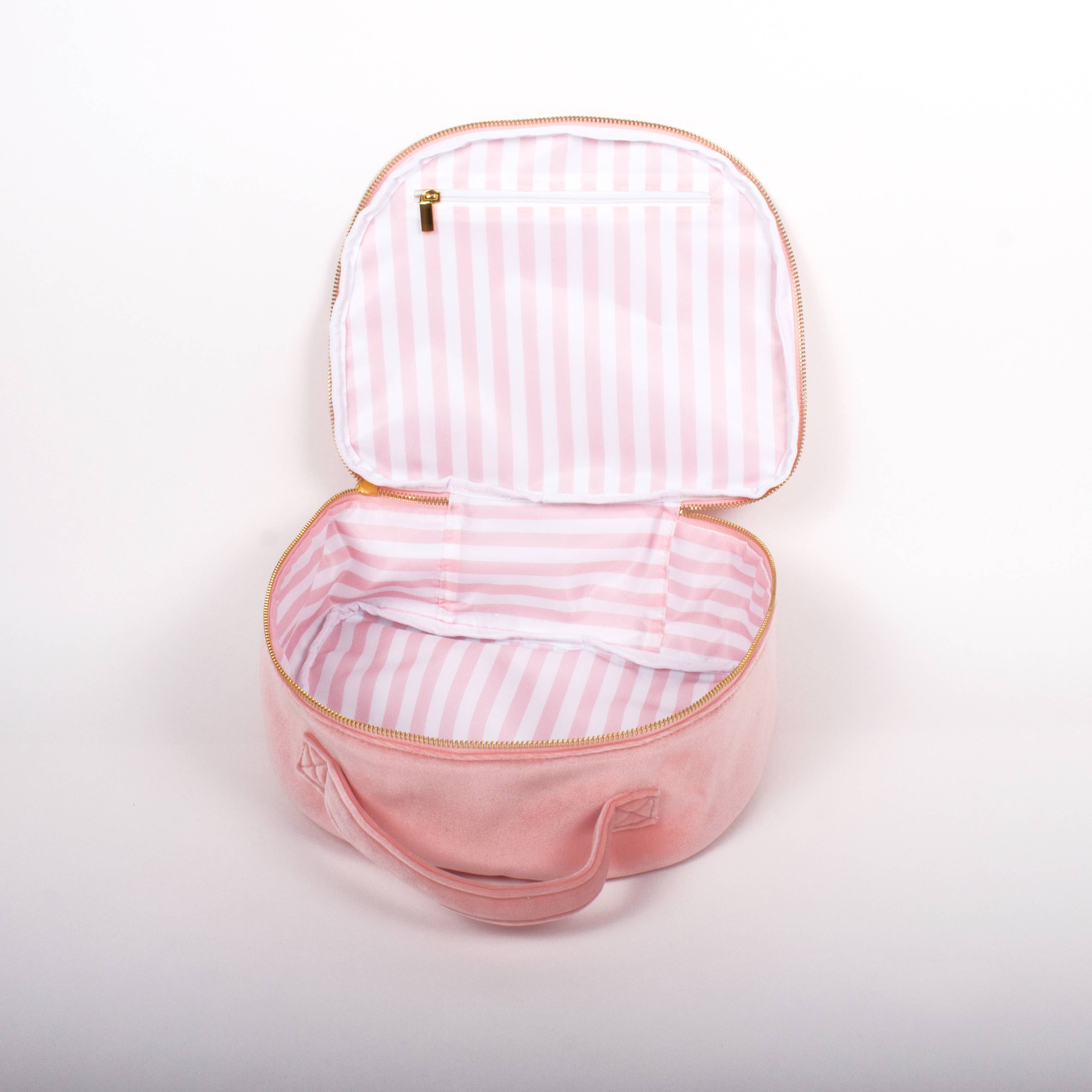 8 Oak Lane – Großhandel Schmink-/Kosmetiktasche – Eisenbahnkoffer aus Samt in Staubrosa1