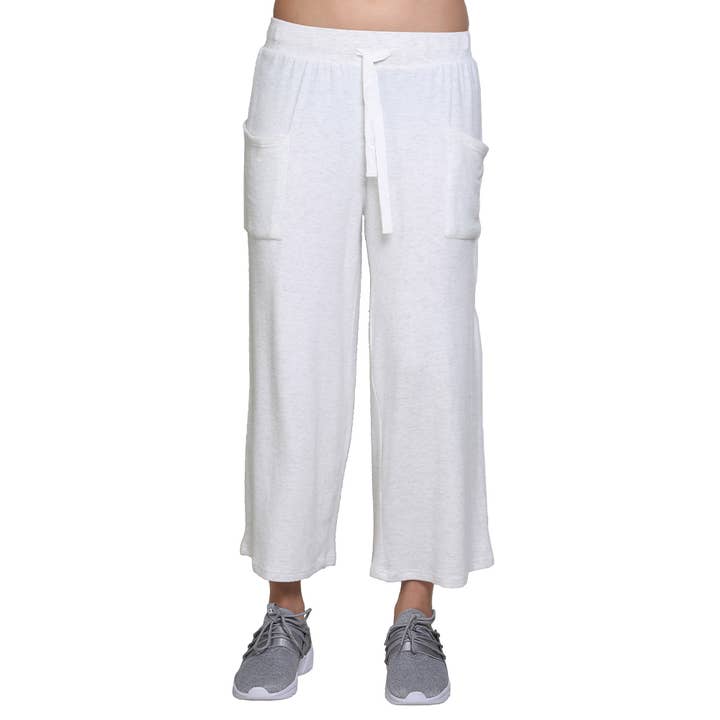 La Cera - Wholesale Lounge Sweatpants/Joggers - Women's - The Comfort Collection - Sporty Capri - OATMEAL